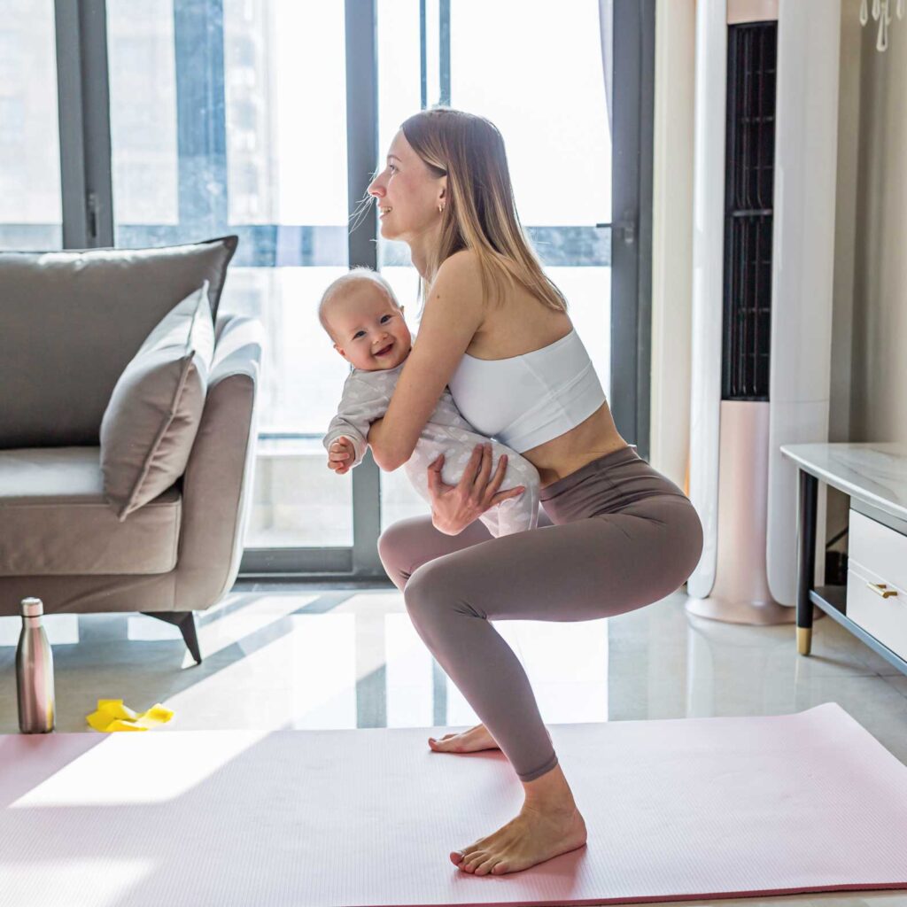 Mama-met-baby-doet-yoga